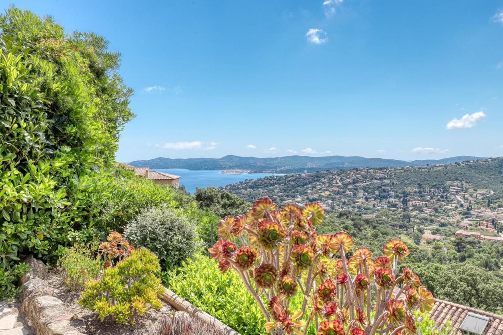 Exceptional View In Saint-Clair For 4 People Apartment Le Lavandou Exterior foto